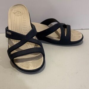 CROCS Patricia Wedge Sandals 6